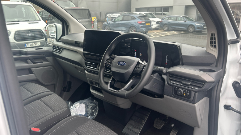 Ford Tourneo Custom 340 L2 Petrol Fwd 2.5 PHEV 232ps H1 Zetec 8 seater Auto